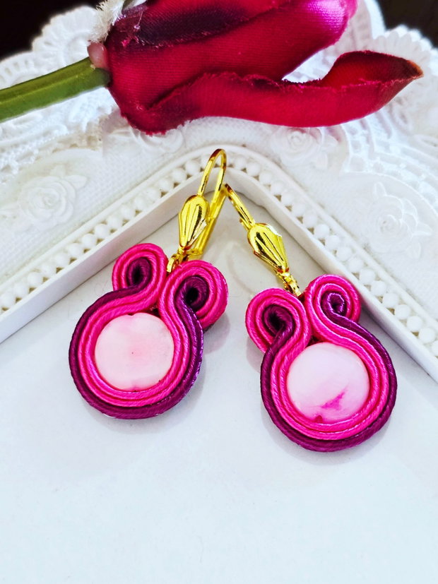 Cercei fucsia soutache cu sidef