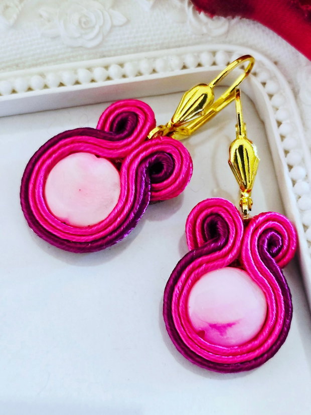 Cercei fucsia soutache cu sidef