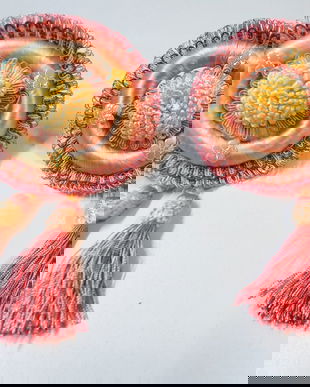 Ornament cu ciucuri pentru perdele