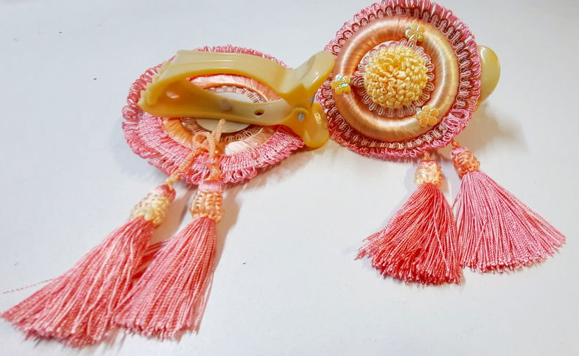 Ornament cu ciucuri pentru perdele