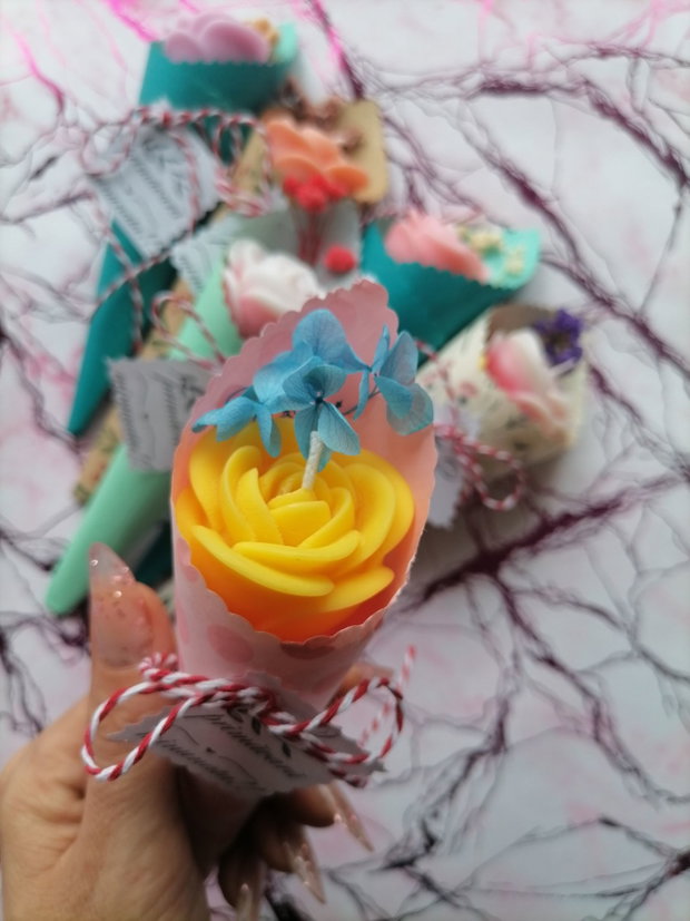 Mărțișoare handmade parfumate trandafiri delicați și unici !
