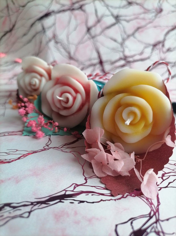 Mărțișoare handmade parfumate trandafiri delicați și unici