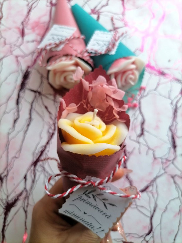 Mărțișoare handmade parfumate trandafiri delicați și unici