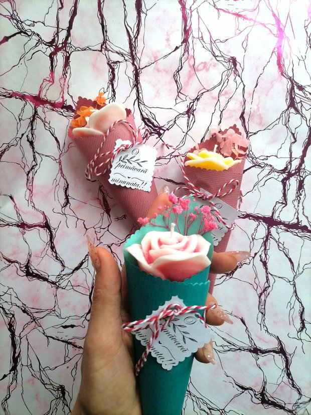 Mărțișoare handmade parfumate trandafiri delicați și unici