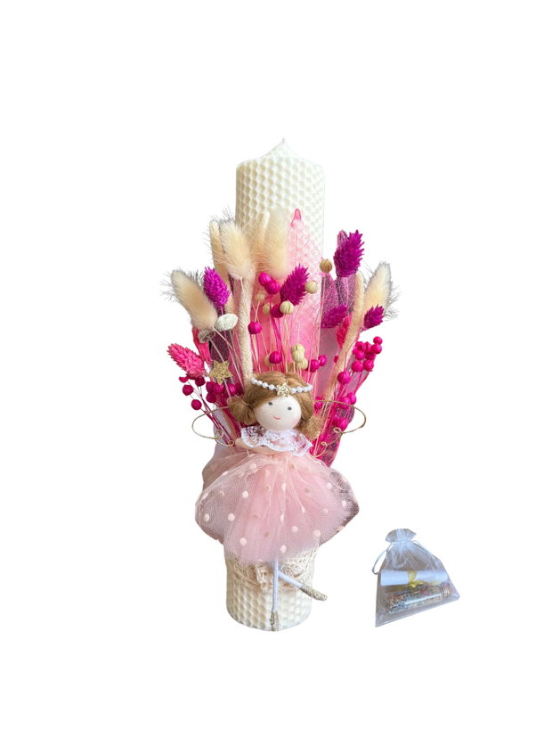 Lumânare de botez din ceară naturală milky white, decorată cu flori uscate și zâne