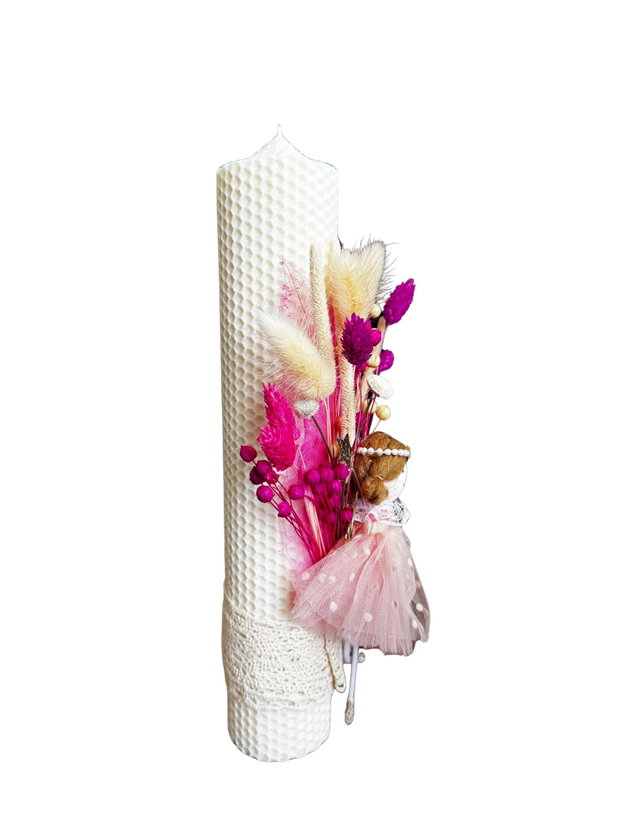 Lumânare de botez din ceară naturală milky white, decorată cu flori uscate și zâne