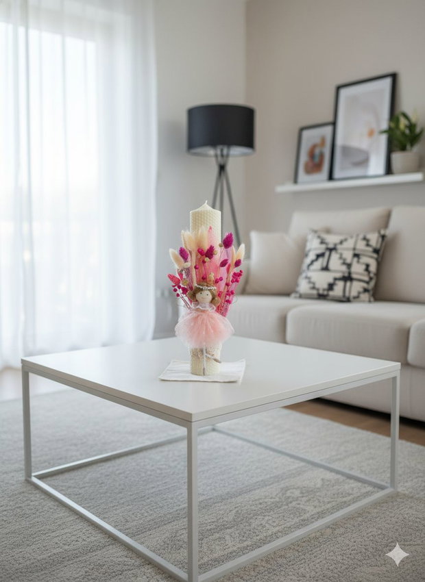 Lumânare de botez din ceară naturală milky white, decorată cu flori uscate și zâne