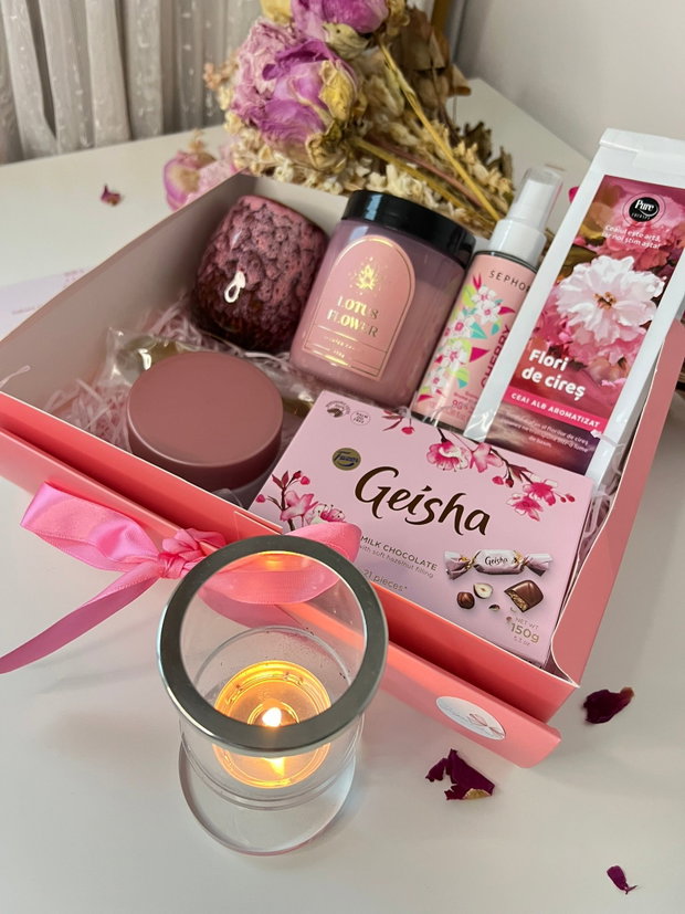 Hanami Ritual cutie cadou cu scrub Rituals, spray de corp cherry blossom Sephora, ceai flori de cireș, lumânare și ciocolata Geisha