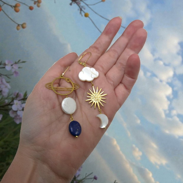 Cercei asimetrici din alama si perle, cercei lungi, cercei statement, cercei handmade