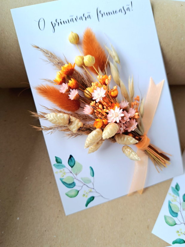 Felicitare 8 Martie cu buchet de flori naturale uscate și stabilizate, Cadouri 8 Martie