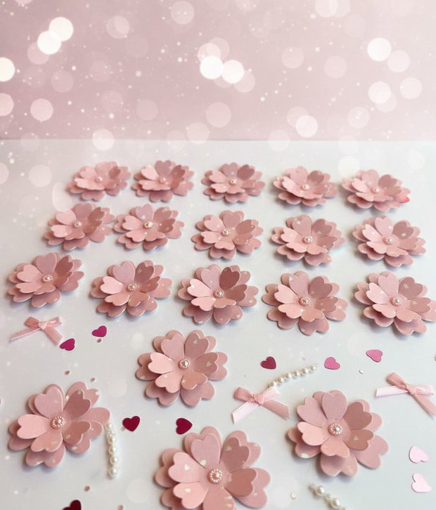 Floricele roz carton