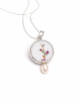 Colier "Sakura buds" din fragment de portelan Limoges, perla de cultura si argint