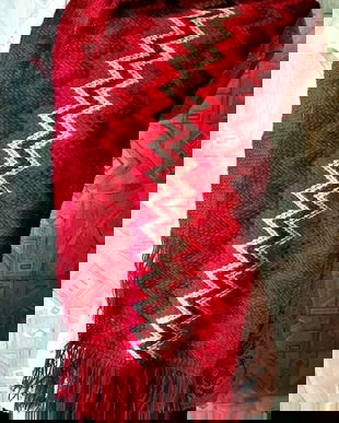 fular rosu ajurat , nou