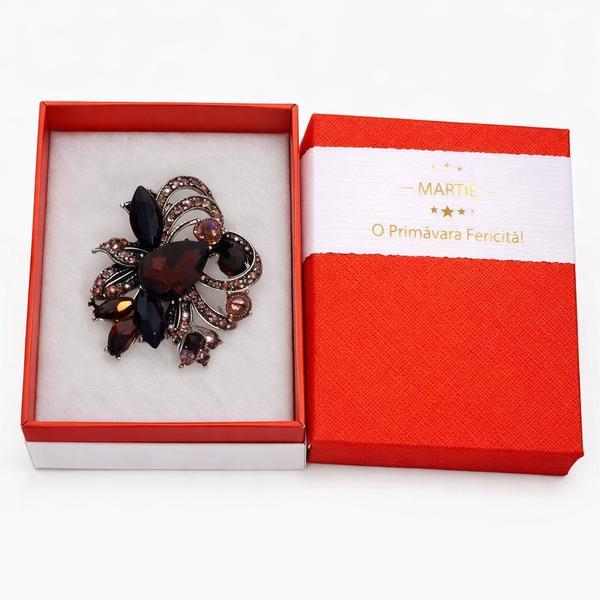 Broșă Elegantă Floare Maro cu Cristale &ndash; Mărțișor &ndash; Accesoriu Raffinat de Primăvară
