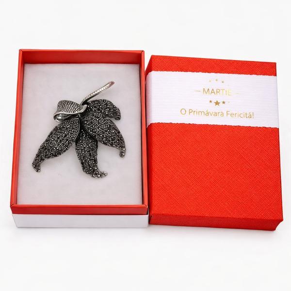 Broșă Elegantă Frunză Neagră cu Cristale &ndash; Mărțișor &ndash; Accesoriu Sofisticat de Primăvară