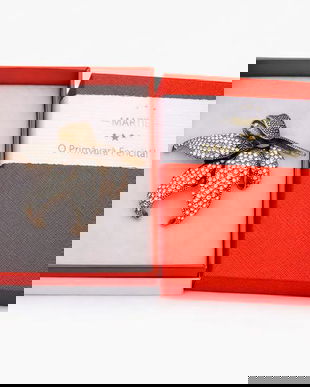 Broșă Elegantă Frunză Aurie cu Cristale Albe &ndash; Mărțișor &ndash; Accesoriu Rafinat de Primăvară