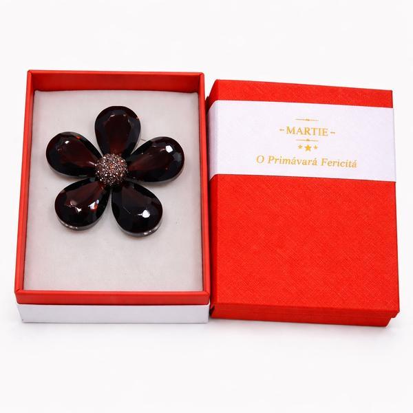 Broșă Elegantă Floare Mov cu Cristale &ndash; Mărțișor &ndash; Accesoriu Rafinat de Primăvară