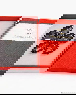 Broșă Elegantă Floare Neagră cu Cristale &ndash; Mărțișor &ndash; Accesoriu Rafinat de Primăvară