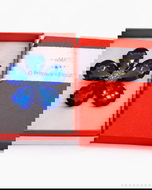 Broșă Elegantă Floare Albastră cu Cristale &ndash; Mărțișor &ndash; Accesoriu Rafinat de Primăvară