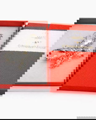 Broșă Elegantă Fluture Argintiu cu Cristale &ndash; Mărțișor &ndash; Accesoriu de Primăvară