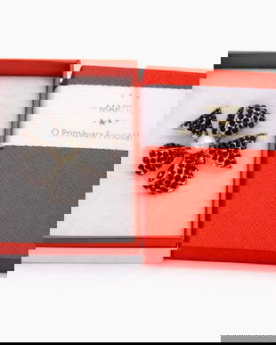 Broșă Floare cu Cristale Negre și Perlă Centrală &ndash; Mărțișor &ndash; Accesoriu de Primăvară