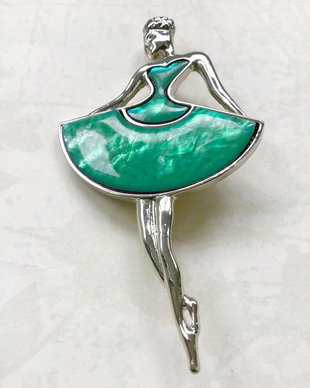 Brosa balerina & paua shell
