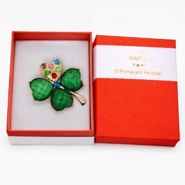 Broșă Elegantă Trifoi Verde cu Cristale Muticolore &ndash; Mărțișor de Primăvară