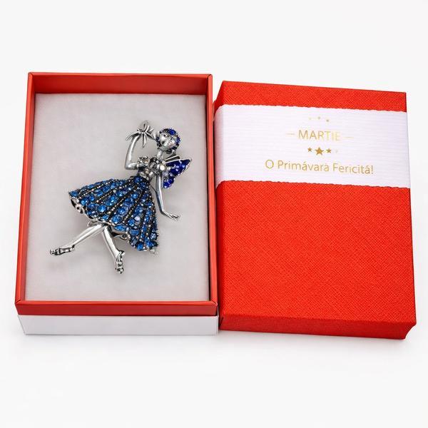 Broșă Z&acirc;nă Albastră Cu Detalii Strălucitoare &ndash; Mărțișor de Primăvară, Accesoriu Delicat pentru Femei