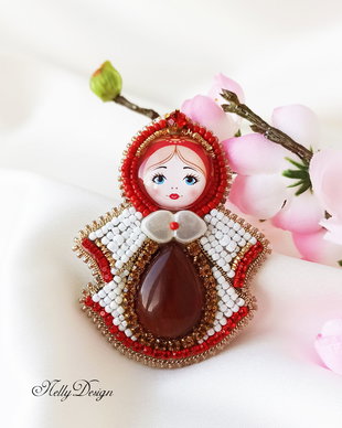 Brosa-martisor - broderie manuala cu ochi-de-tigru