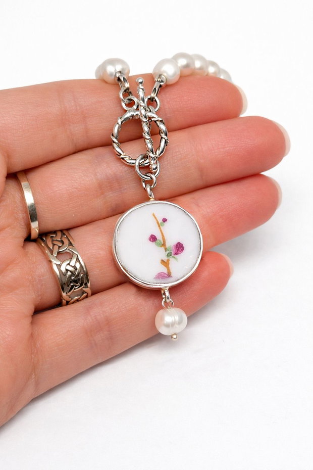 Colier "Quartz Sakura" cu pandantiv din argint si fragment de portelan