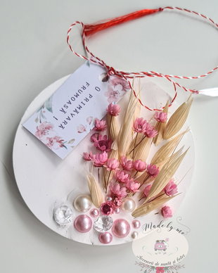 Martisor din ceramica cu flori uscate