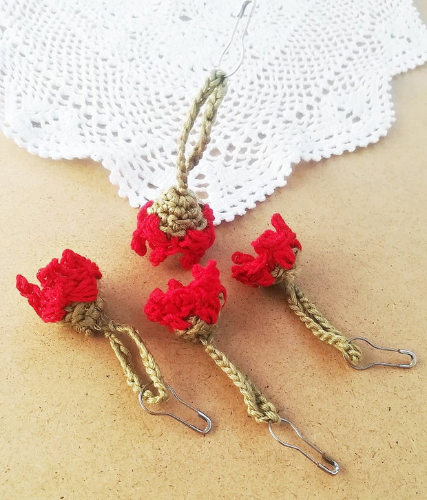 martisor crosetat floare clopotel rosu