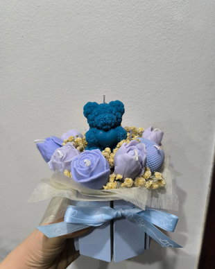Creat cu multă grijă pentru a celebra venirea pe lume a micuțului Alexandru. Vă mulțumim din sufletAranjamente personalizate, realizate cu drag  comenzile sunt deschise.