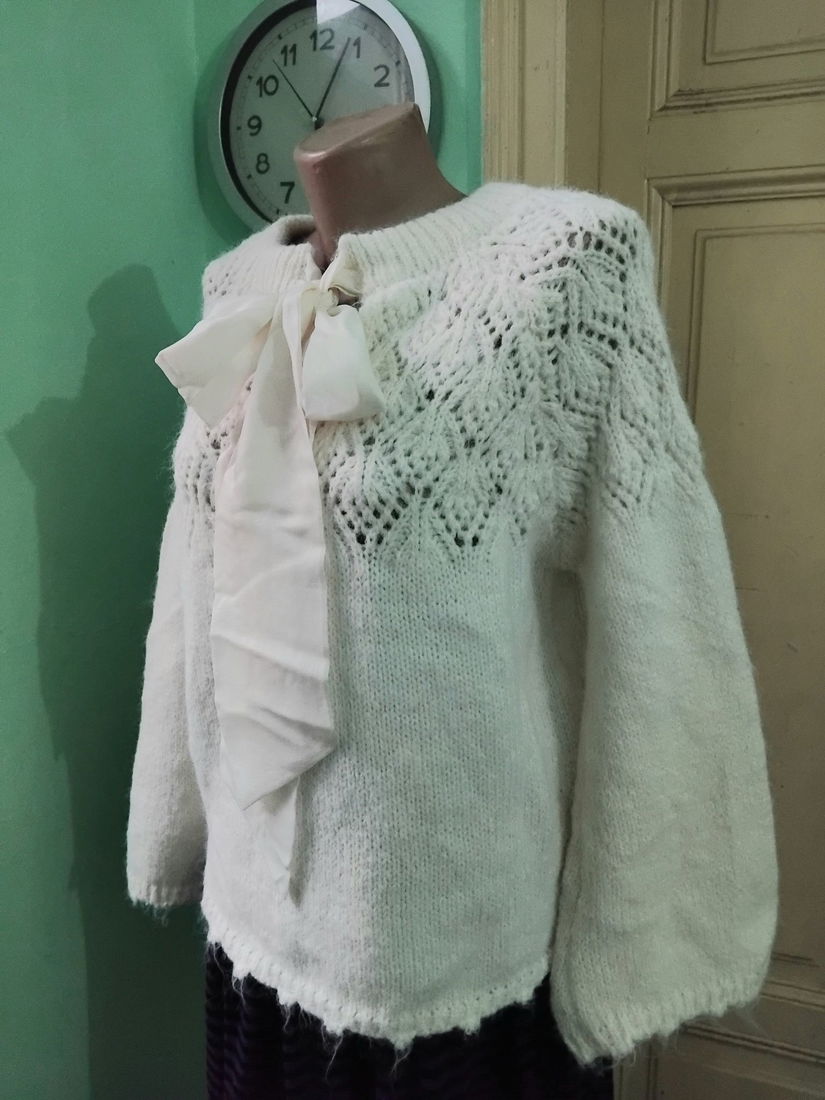 Bluza cu esarfe, alb unt