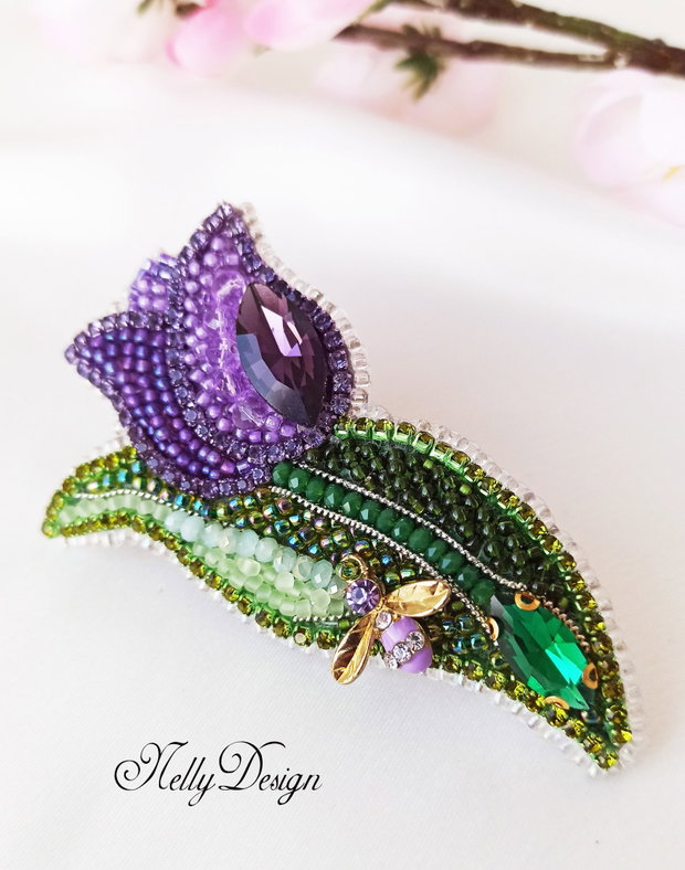 Lalea - Brosa-martisor broderie manuala