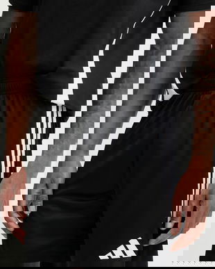 adidas Performance pantaloni scurți de antrenament Tiro26