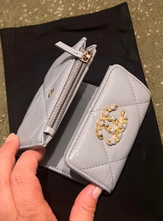 Vând portmoneu eu Chanel