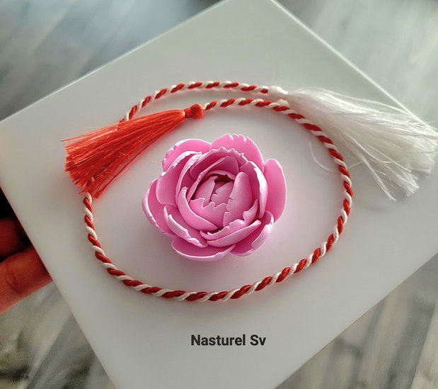 Brosa martisor: Bujori