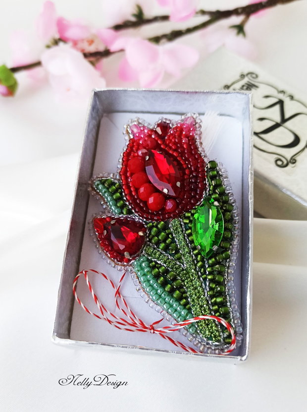 Lalea - Brosa broderie manuala