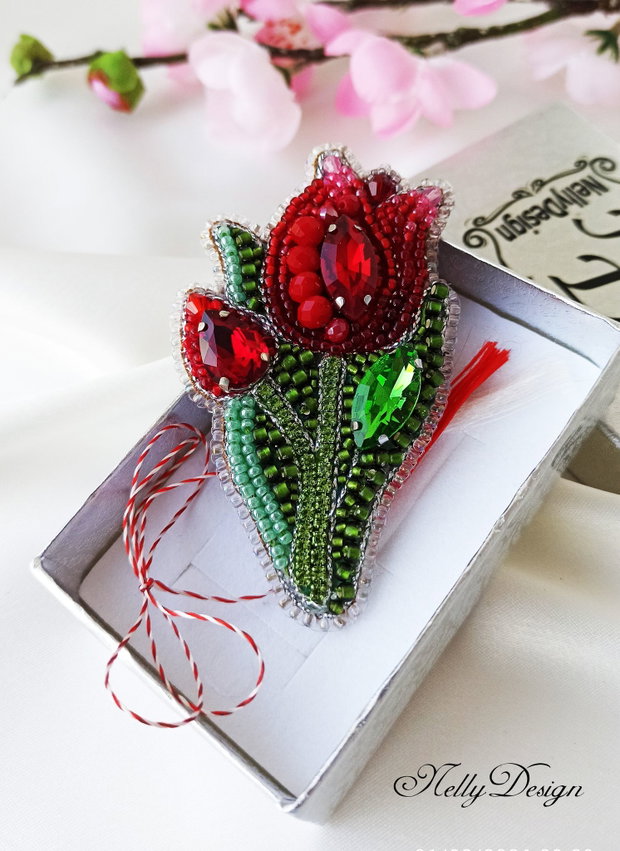 Lalea - Brosa broderie manuala