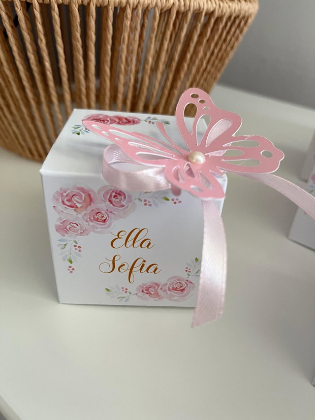 Cutiuțe cu motiv floral și fluturaș pentru mărturii botez fetițe