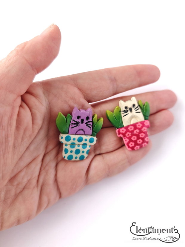 Gradina cu pisici - martisor-brosa