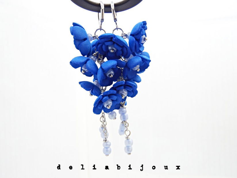 Cercei handmade, lungi cu flori albastre (cod1384)