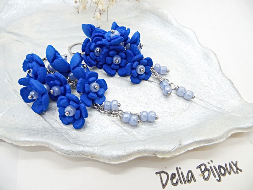 Cercei handmade, lungi cu flori albastre (cod1384)