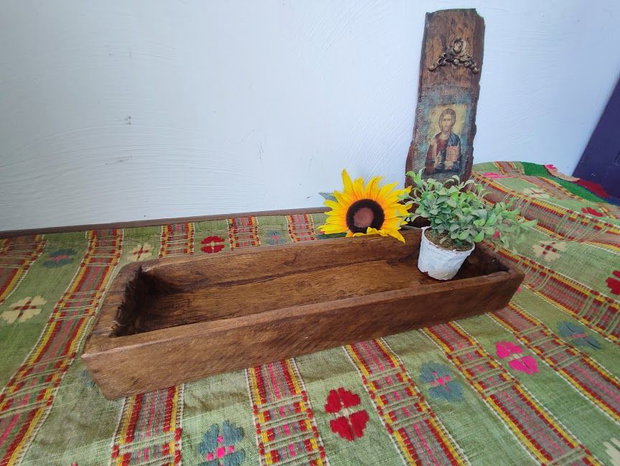 Tavă rustică din stejar masiv , lucrată manual