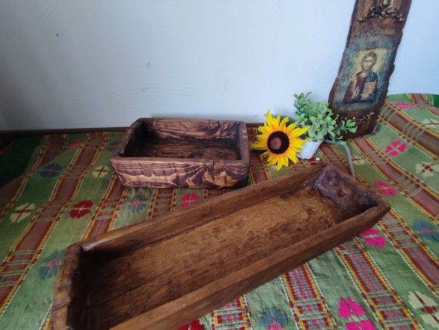 Tavă rustică din stejar masiv , lucrată manual
