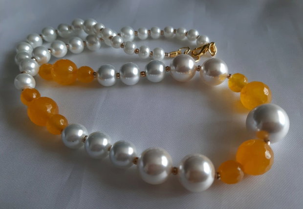 Agate si Perle - Branduse Galbene