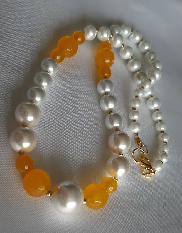 Agate si Perle - Branduse Galbene