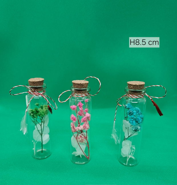 Martisor in sticluta cu flori uscate