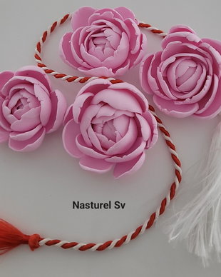 Brosa martisor: Bujori